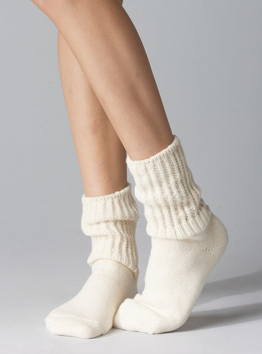 Slouch Socks Cream | UNIF Smart Buy