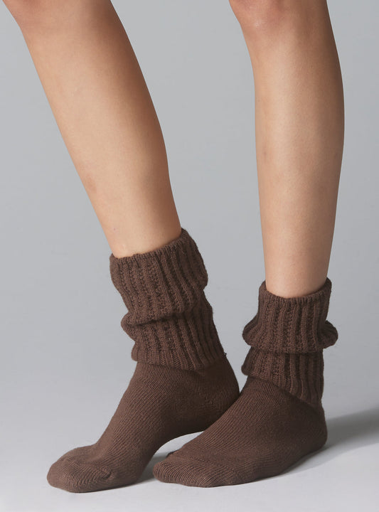 Slouch Socks Brown | UNIF New