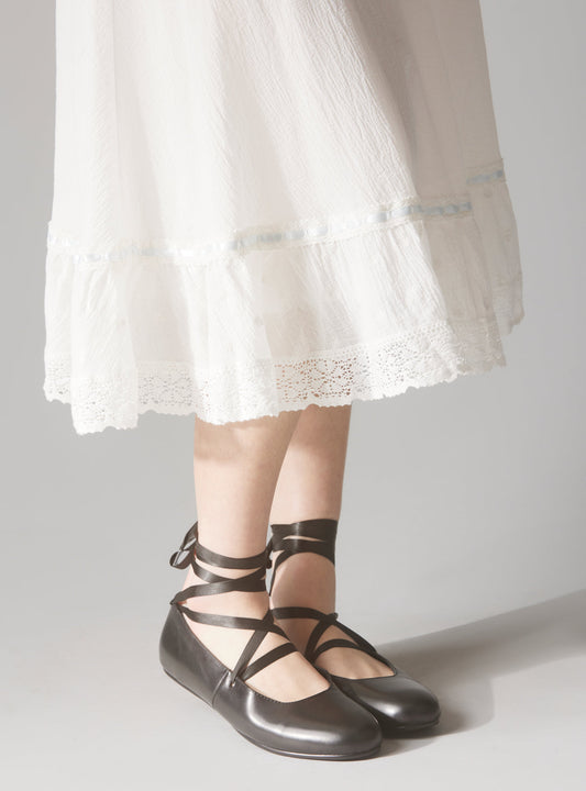 Pavlova Flats Black | UNIF Premium